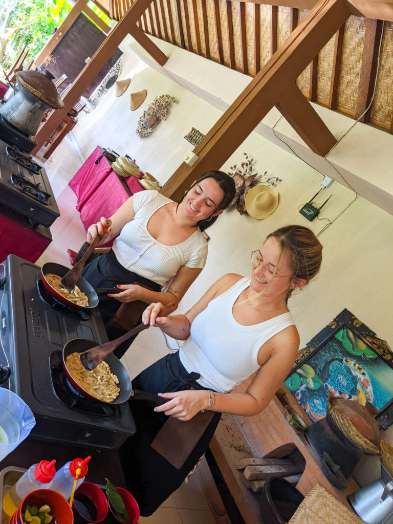 Things to do in Ubud - 2 girls at cooking class